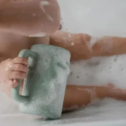 Mushie - Copo para enxágue de banho de bebê, 100% silicone de qualidade alimentar, sálvia