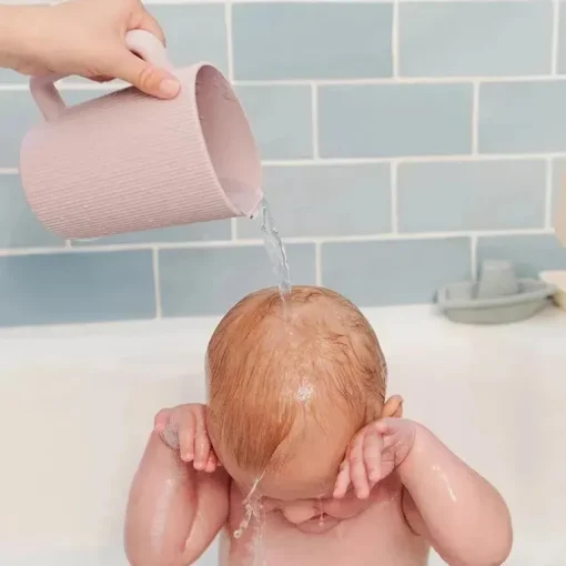 Mushie - Copo para enxágue de banho de bebê, 100% silicone de qualidade alimentar, Copo para enxágue para crianças, Lilás macio