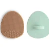 Mushie - Escova para touca de banho de bebê para pele seca, tratamento de eczema, pacote com 2, natural/azul Cambridge