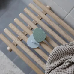 Mushie - Escova para touca de banho de bebê para pele seca, tratamento de eczema, pacote com 2, natural/azul Cambridge