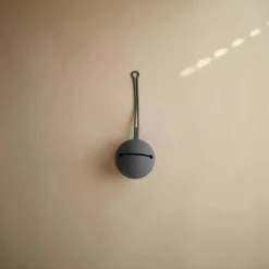Mushie - Estojo porta-chupeta de silicone, Tradewinds