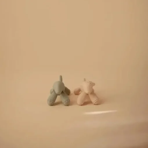 Mushie - Mordedor de bebê de silicone, estatueta de cordeiro