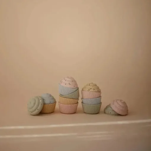 Mushie - Pacote de 4 brinquedos para cupcake de mistura e combinação de silicone, sem molde