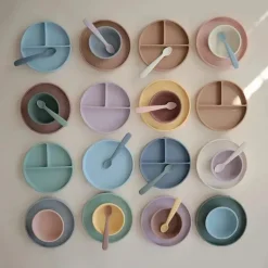 Mushie - Placa de sucção de silicone clássica, design antiderrapante sem BPA, natural