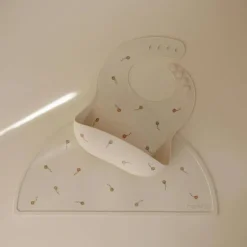 Mushie - Silicone Baby Bib, Kites