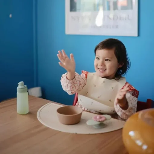 Mushie - Silicone Baby Bib, Kites