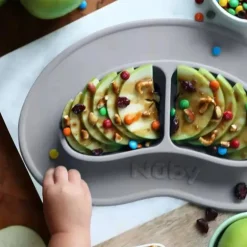 Nuby - Tapete de alimentação de silicone seccionado, cinza