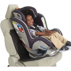 Nuby - Tapete de proteção para assento de carro infantil On The Go em preto