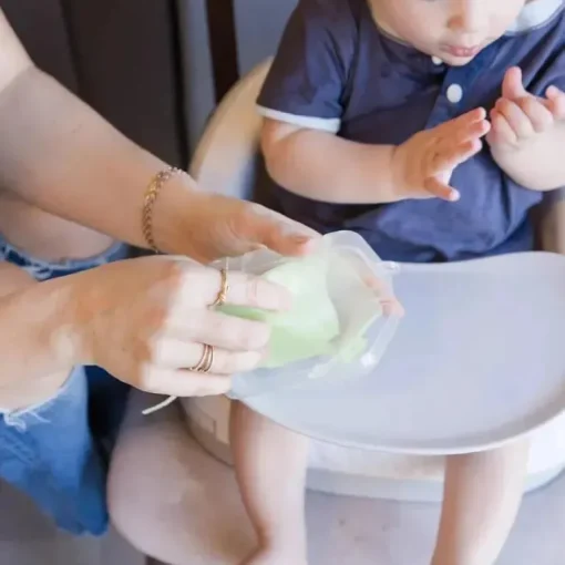 Ola Baby - babador impermeável de silicone dobrável para bebê com estojo de viagem, mirtilo