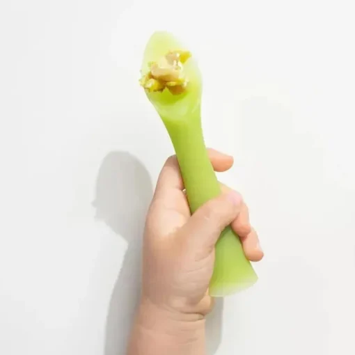 Ola Baby - Colher de treinamento com ponta macia 100% silicone para desmame conduzido por bebês, pacote com 2, Kiwi/mirtilo