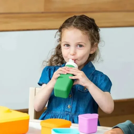 OmieBox - Garrafa de água de silicone à prova de vazamentos, verde