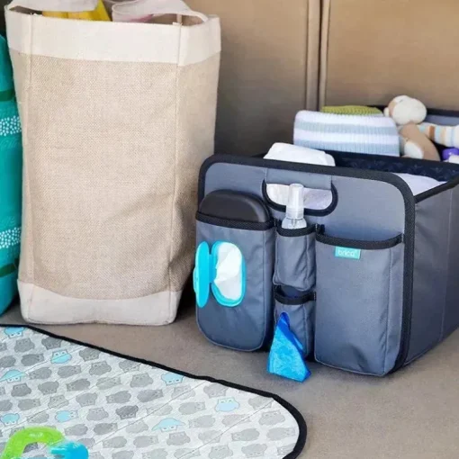 Organizador de porta-malas dobrável Brica Out-N-About e estação de troca de fraldas, cinza
