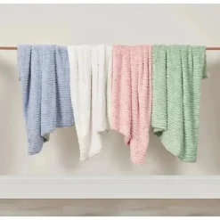 Piccolo Bambino - Textured Faux Fur Stroller Blanket On Wooden Hanger Pink