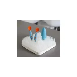 Rack de secagem de bancada de grama Boon para mamadeiras e chupetas, branco inverno