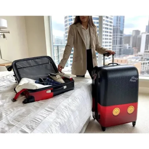 Samsonite - Bagagem Hardside Disney com rodas giratórias, calças pretas/vermelhas/Mickey Mouse