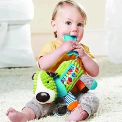 Skip Hop - Brinquedo para carrinho Bandana Buddies, Cachorro