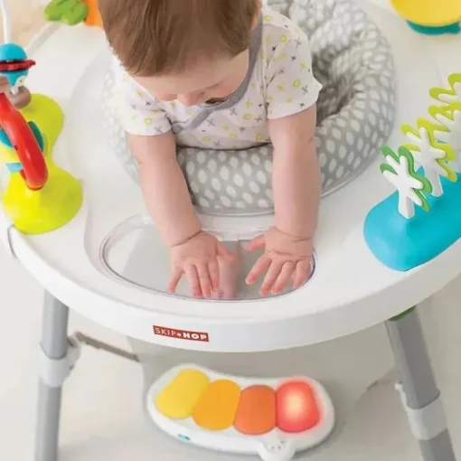 Skip Hop - Explore e muito mais Centro de atividades de 3 estágios Baby's View, branco