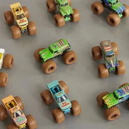 Spin Master - Monster Jam, Mystery Mudders, Monster Truck oficial fundido, Wash to Reveal, escala 1:64, estilos variam