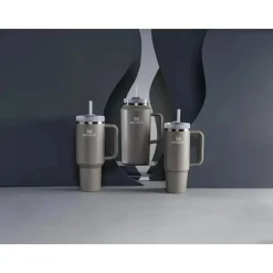 Stanley - Copo isolado a vácuo de aço inoxidável Quencher H2.0 FlowState de 40 onças, cinza
