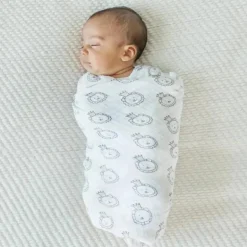 Swaddle Designs - Cobertor de musselina Royal Lion
