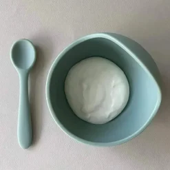 Tigela e colher de sucção Ali + Oli (Hortelã)