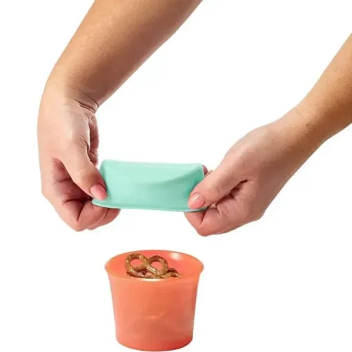 Tomy - Conjunto de tampa universal para lanche Snug Snack
