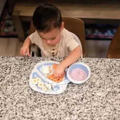 Tomy - Garrafa de água infantil Bluey Sip &amp; See do primeiro ano, conjunto de louças