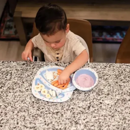 Tomy - Garrafa de água infantil Bluey Sip &amp; See do primeiro ano, conjunto de louças
